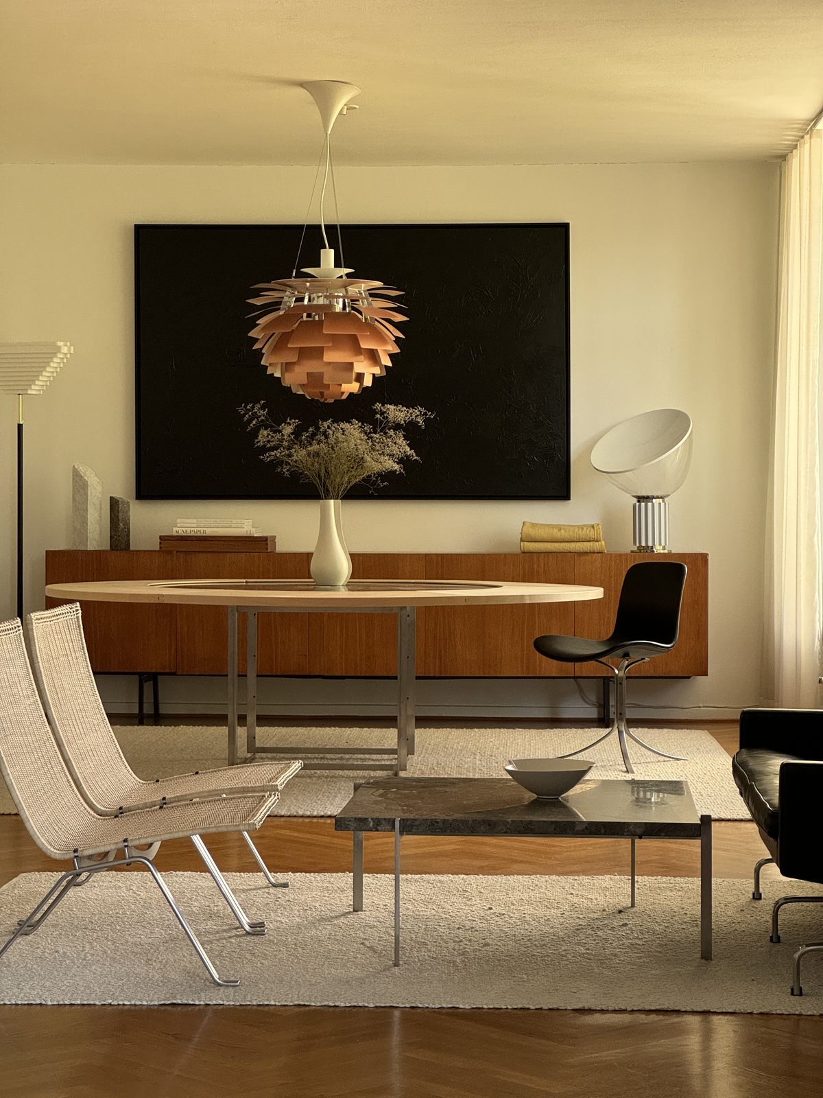 Een designlamp als blikvanger in de woonkamer