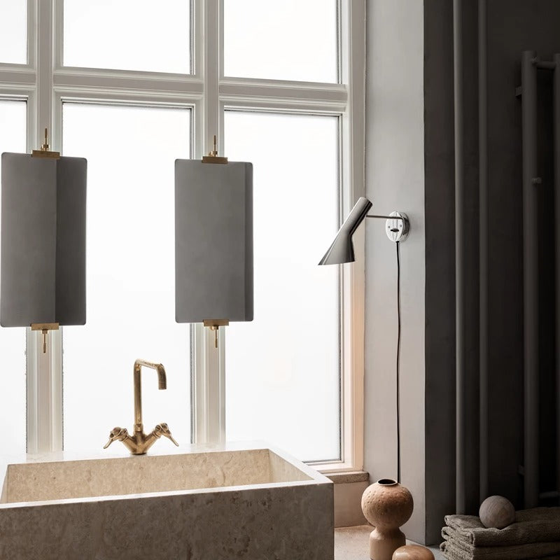 Louis Poulsen AJ Muur Lamp