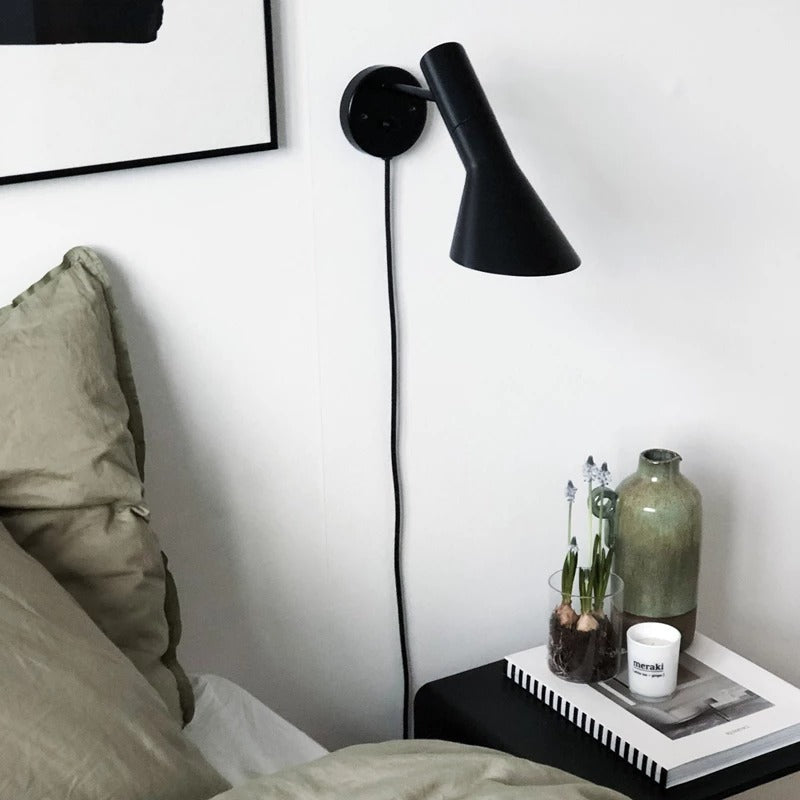 Louis Poulsen AJ Muur Lamp