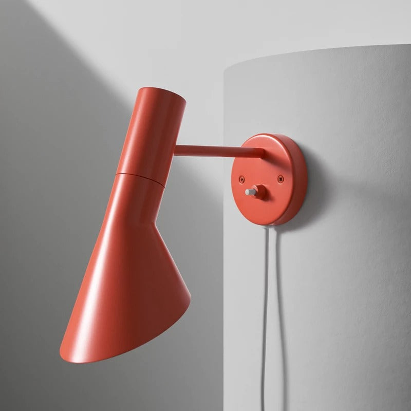 Louis Poulsen AJ Muur Lamp