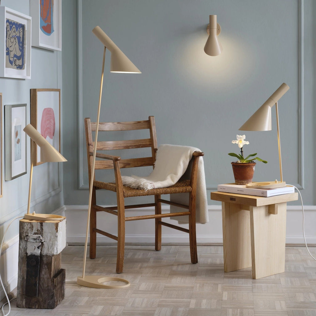 Louis Poulsen AJ Muur Lamp
