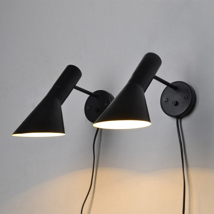 Louis Poulsen AJ Muur Lamp