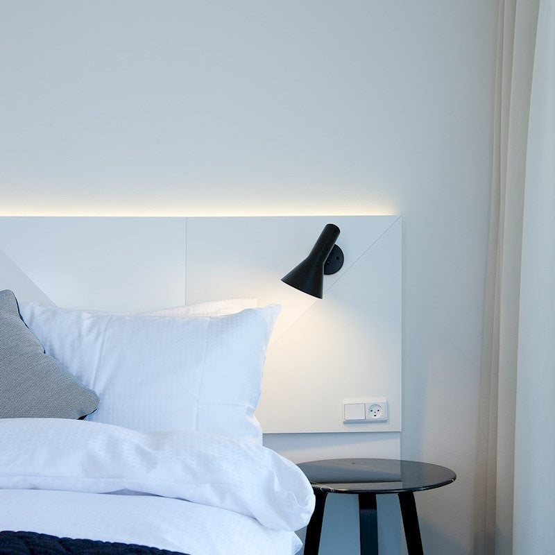 Louis Poulsen AJ Muur Lamp