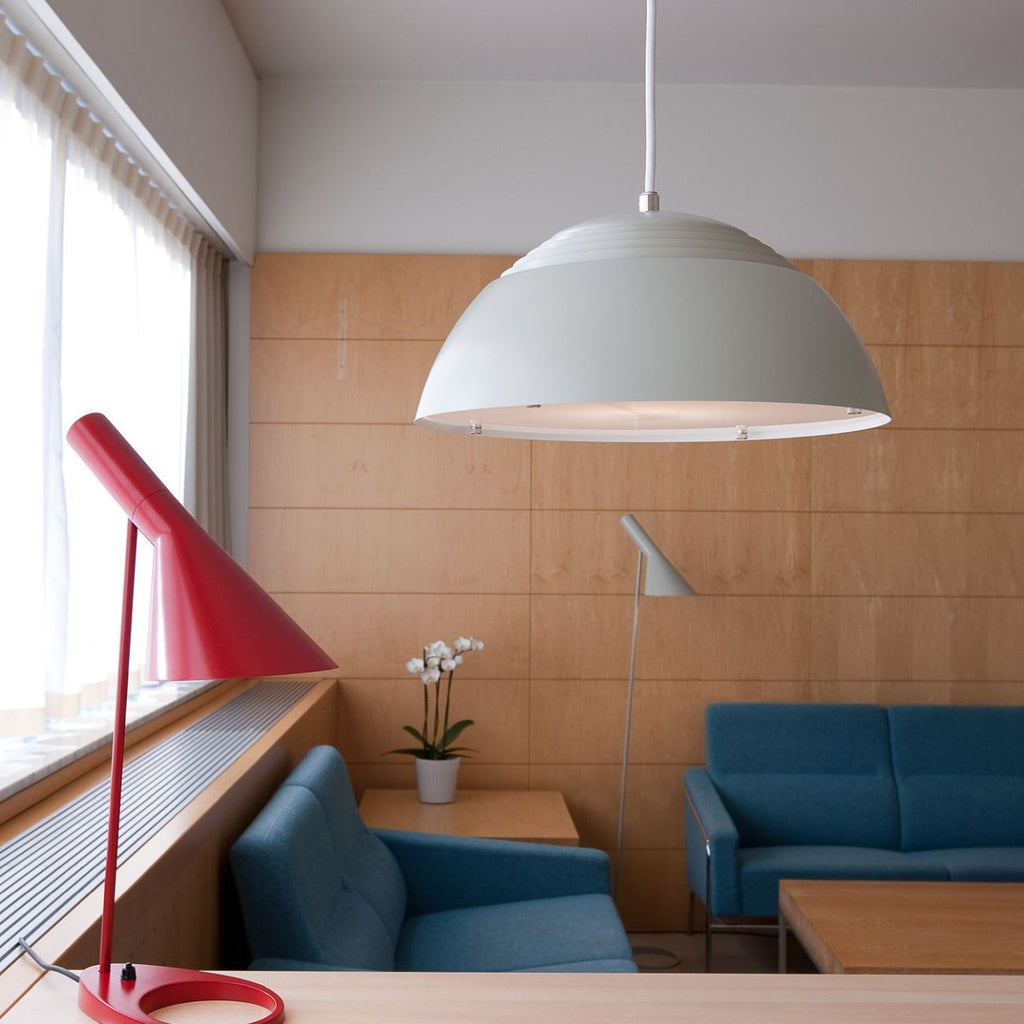 Louis Poulsen AJ Tafel Lamp