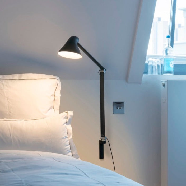 Louis Poulsen NJP Long Wandlamp