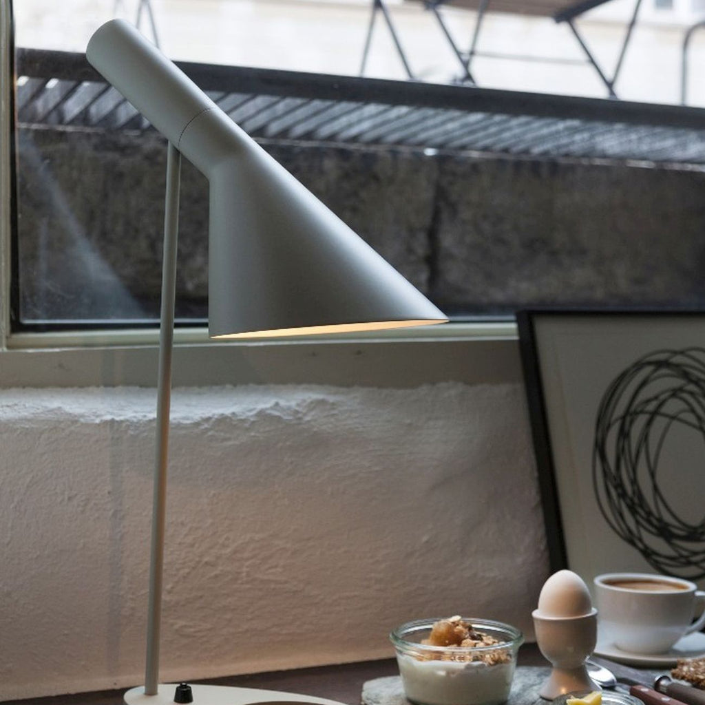Louis Poulsen AJ Tafel Lamp