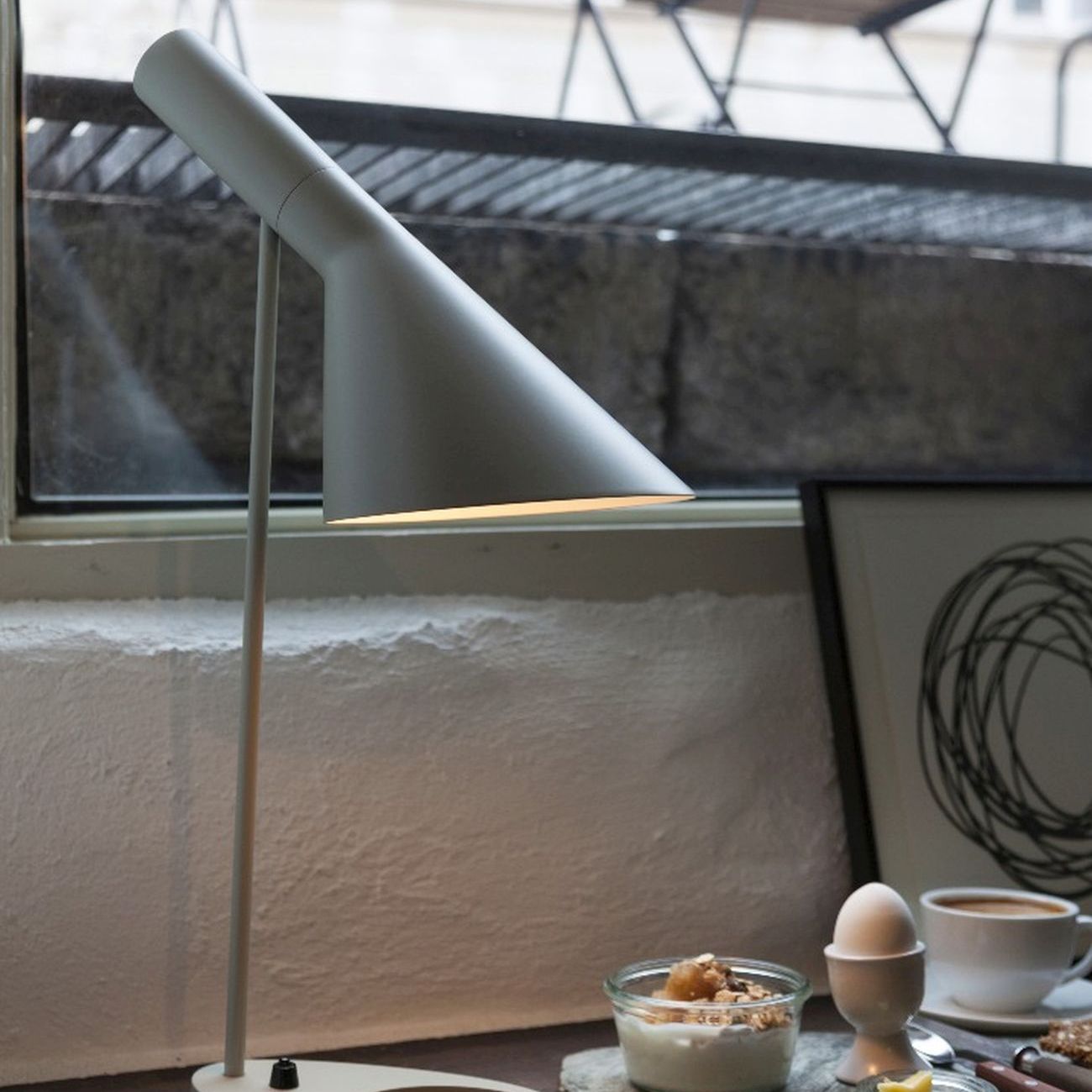 Louis Poulsen AJ Tafel Lamp