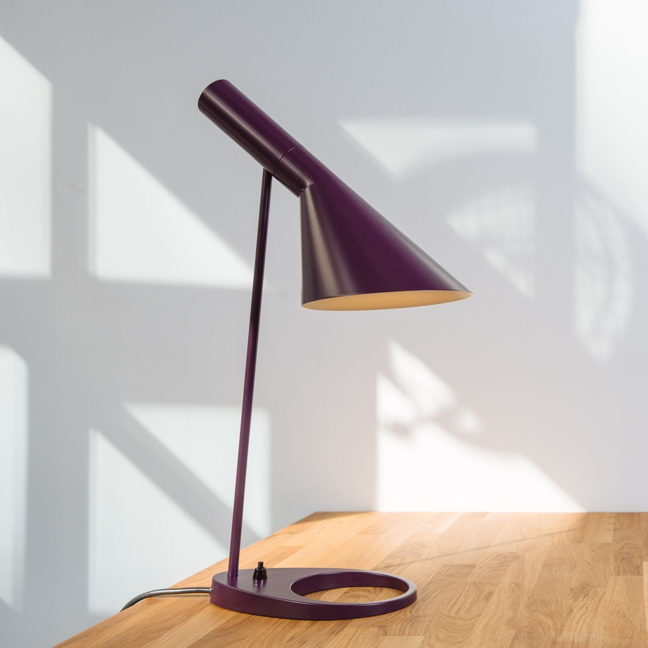 Louis Poulsen AJ Tafel Lamp
