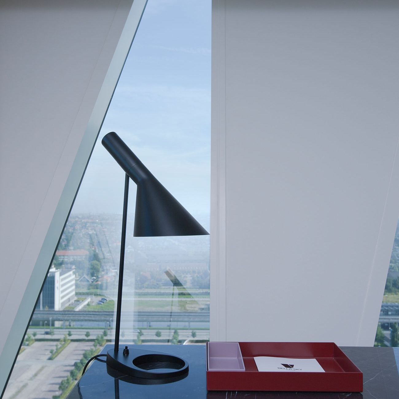 Louis Poulsen AJ Tafel Lamp
