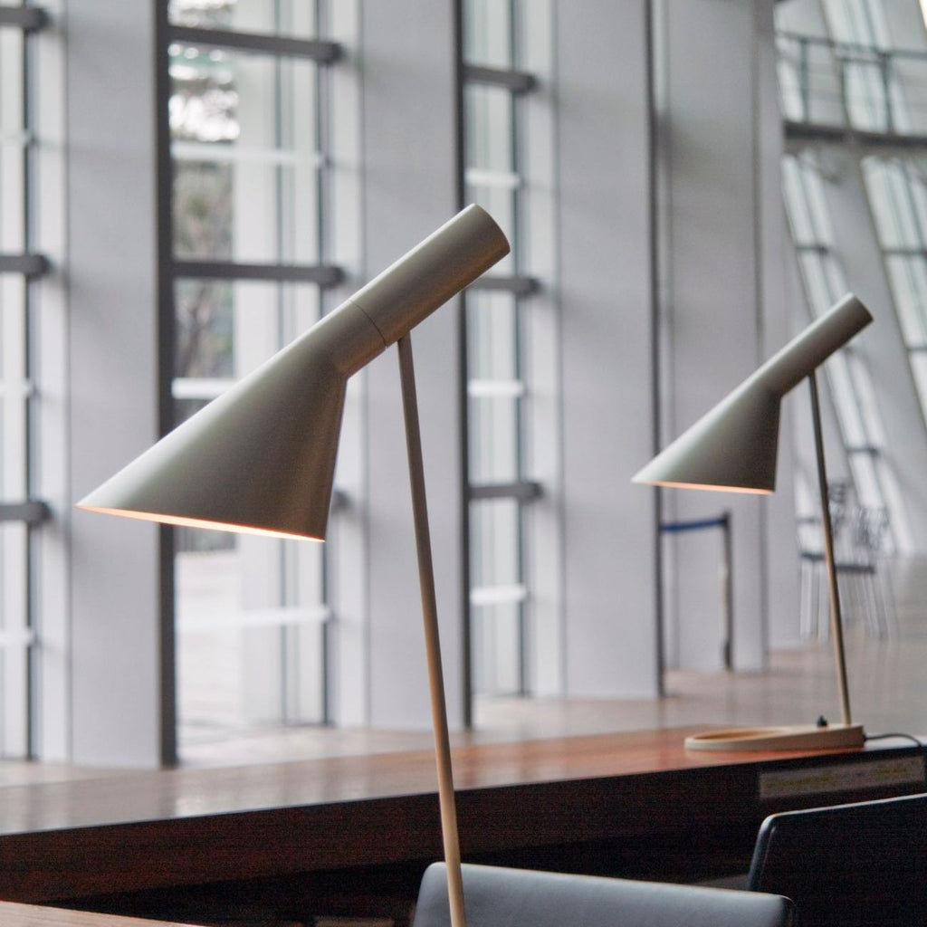 Louis Poulsen AJ Tafel Lamp