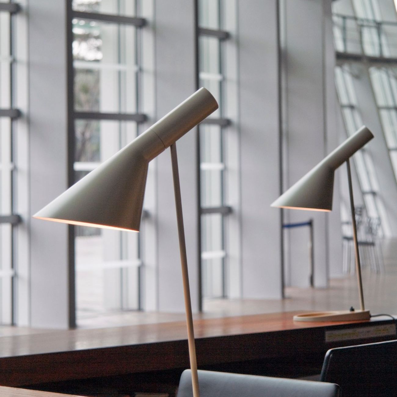 Louis Poulsen AJ Tafel Lamp