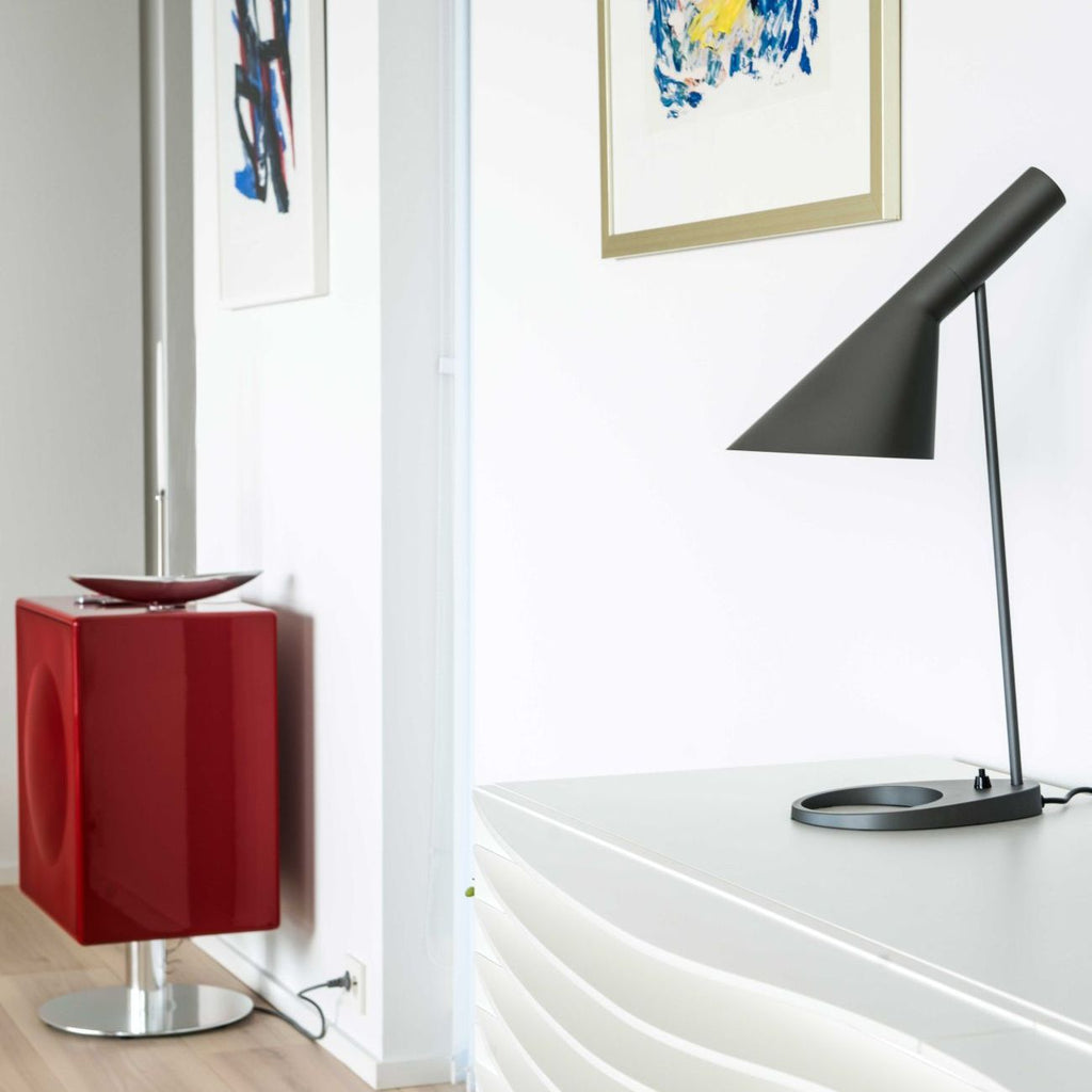 Louis Poulsen AJ Tafel Lamp