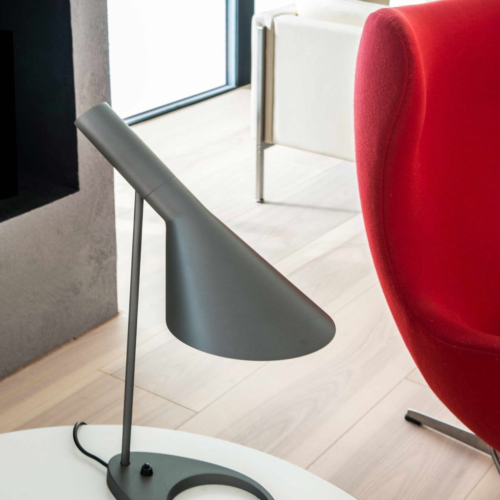 Louis Poulsen AJ Tafel Lamp